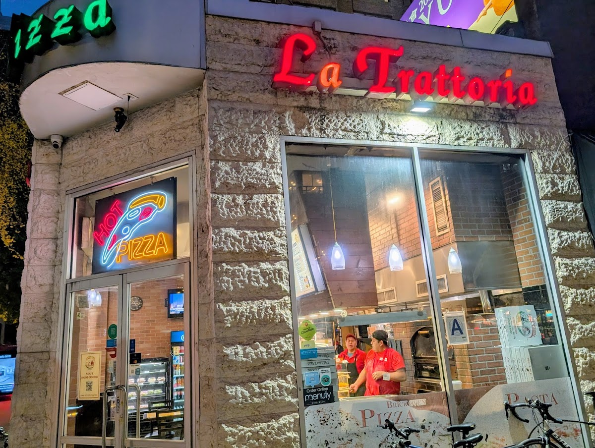 La Trattoria Pizza